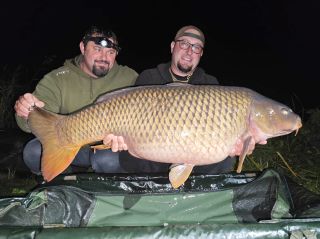 Poděbradský kaprmaraton 2025 Letošní ročník nám nebyl příliš nakloněn, vylosovali jsme si místo č. 3, které velice nikdo...
