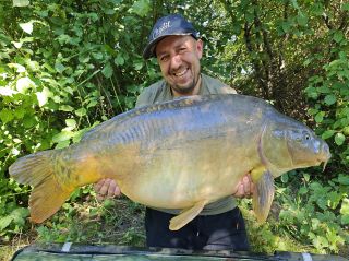 Návrat po sedmi letech: část 2. kapři Jak už jsem zmínil, tak na této kouzelné vodě jsem nebyl sedm let. Tehdy jsem byl...