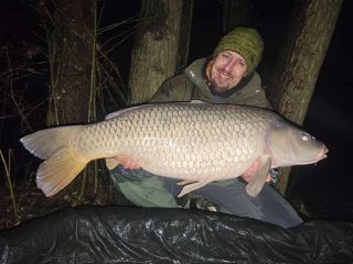 RYBAŘENÍ V PROSINCI MÁ SVÉ KOUZLO Ahoj bando, Zajel jsem si na rychlou akci k vodě a vyplatilo se. „Udělal“ jsem 3 záběry,...